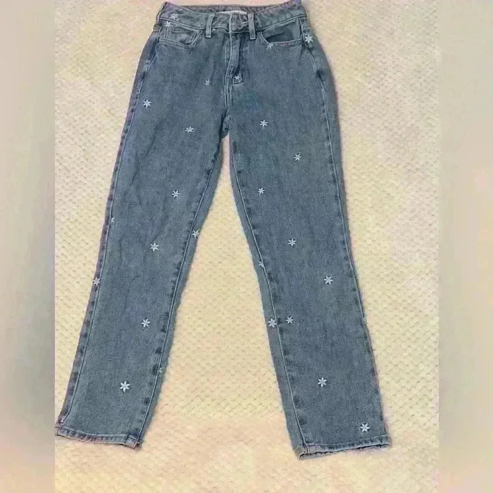 Pac Sun Mom Jean with embroidered flowers sz 22 boho whimsical summer girly